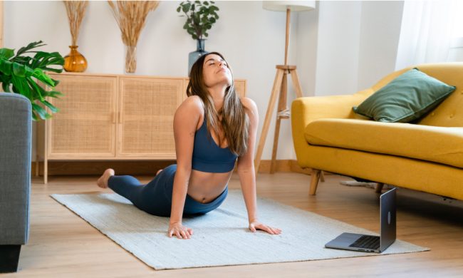 Exercícios de pilates na parede para tonificar o corpo