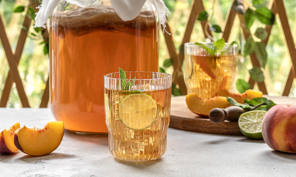 Kombucha, kefir, fermentados, alimentos fermentados, bactérias, kefir, chucrute, miso, microbiota intestinal, digestão, anti-inflamatório, Lactobacillus.Forma